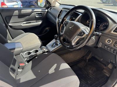 2022 Mitsubishi Triton - Thumbnail