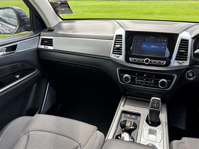2022 Ssangyong Rexton - Thumbnail