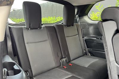 2017 Nissan Pathfinder - Thumbnail