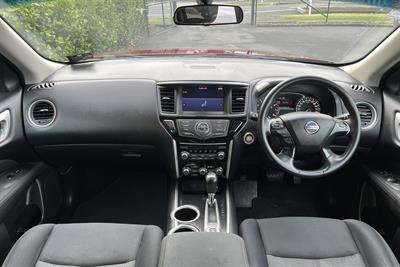 2017 Nissan Pathfinder - Thumbnail