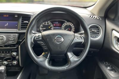 2017 Nissan Pathfinder - Thumbnail