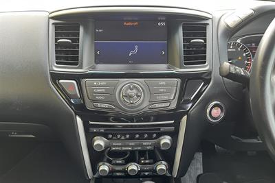 2017 Nissan Pathfinder - Thumbnail