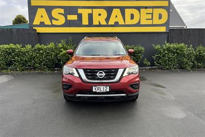 2017 Nissan Pathfinder - Thumbnail
