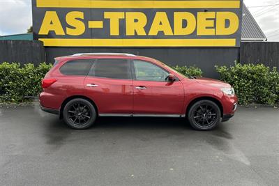 2017 Nissan Pathfinder - Thumbnail
