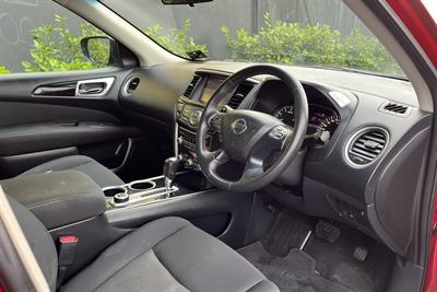 2017 Nissan Pathfinder - Thumbnail