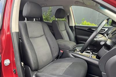2017 Nissan Pathfinder - Thumbnail