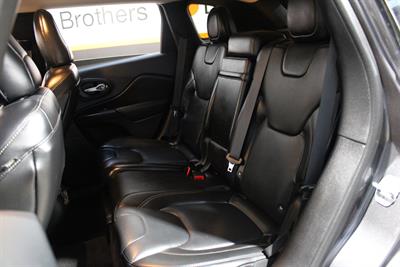 2017 Jeep CHEROKEE - Thumbnail