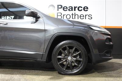 2017 Jeep CHEROKEE - Thumbnail