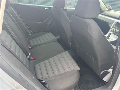 2010 Volkswagen Passat - Thumbnail