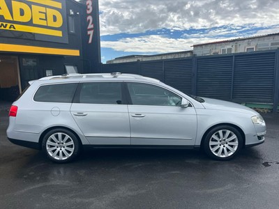 2010 Volkswagen Passat - Thumbnail