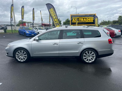 2010 Volkswagen Passat - Thumbnail