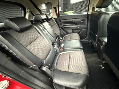 2014 Mitsubishi Outlander - Thumbnail