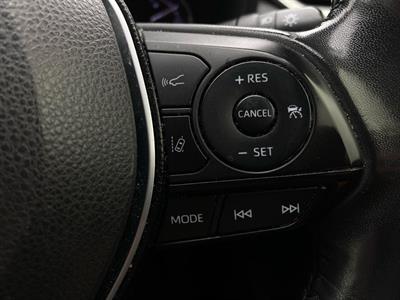 2019 Toyota RAV4 - Thumbnail