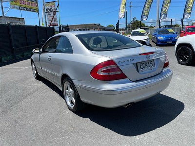 2004 Mercedes-Benz CLK 320 - Thumbnail