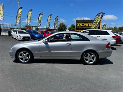 2004 Mercedes-Benz CLK 320 - Thumbnail