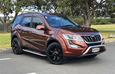 2021 Mahindra XUV500