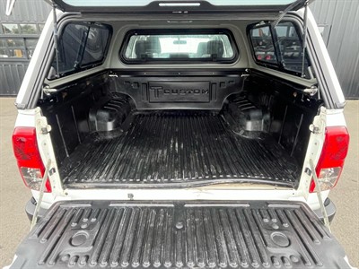 2018 Toyota Hilux - Thumbnail