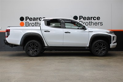 2022 Mitsubishi Triton - Thumbnail