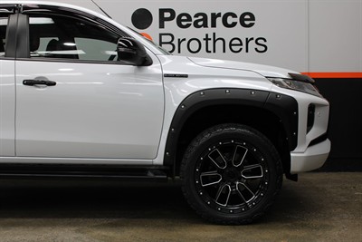 2022 Mitsubishi Triton - Thumbnail