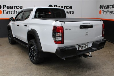 2022 Mitsubishi Triton - Thumbnail