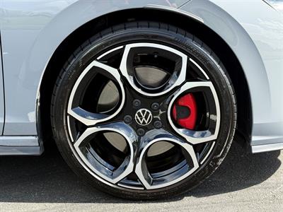 2025 Volkswagen Golf - Thumbnail