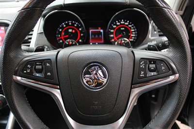 2017 Holden Commodore - Thumbnail