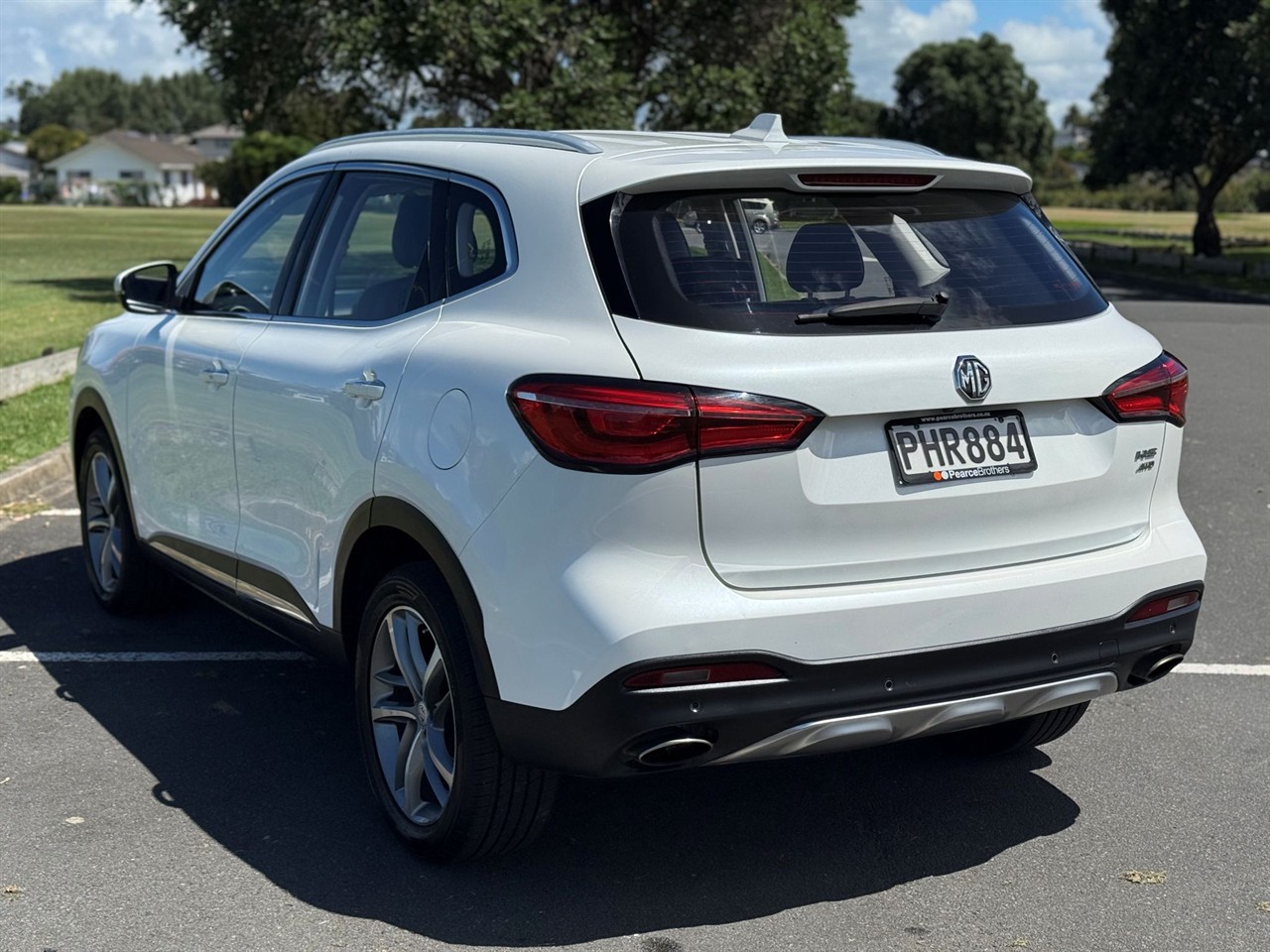 2022 MG HS