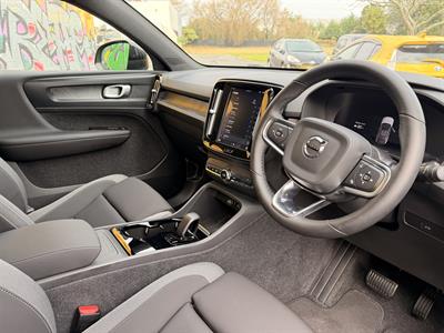 2023 Volvo C40 - Thumbnail
