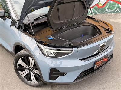 2023 Volvo C40 - Thumbnail