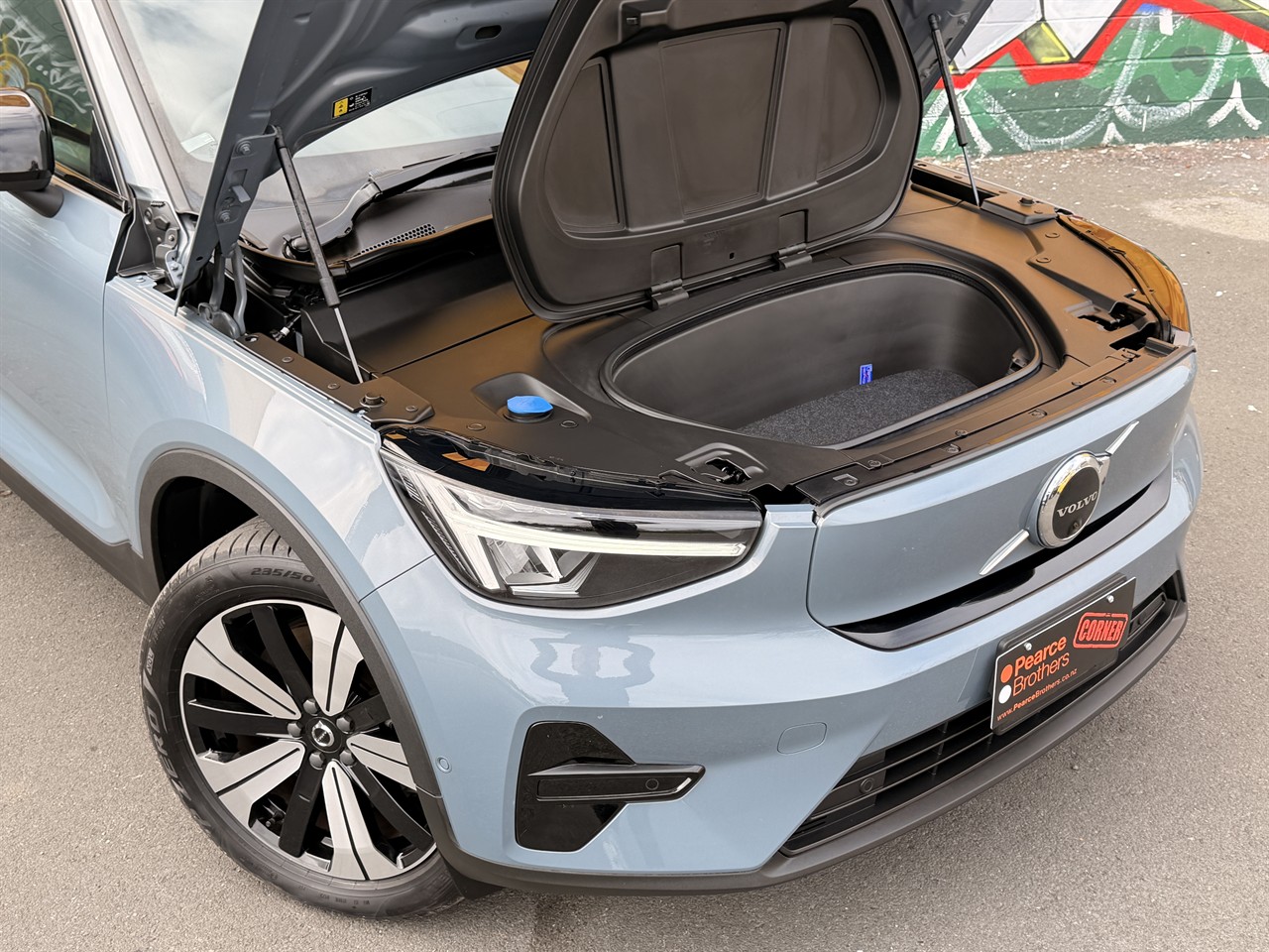 2023 Volvo C40