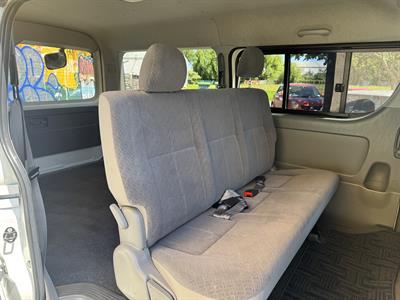 2010 Toyota Hiace - Thumbnail