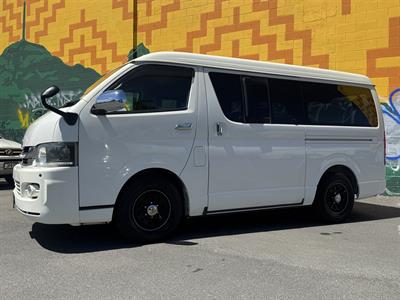 2010 Toyota Hiace - Thumbnail