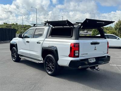 2024 Mitsubishi Triton - Thumbnail