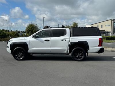 2024 Mitsubishi Triton - Thumbnail