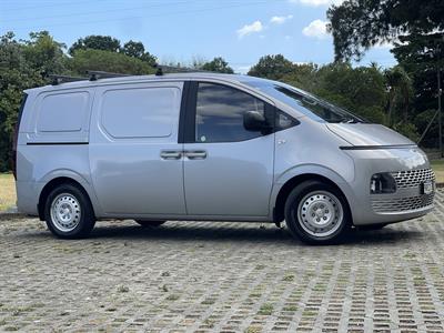 2023 Hyundai Staria Load
