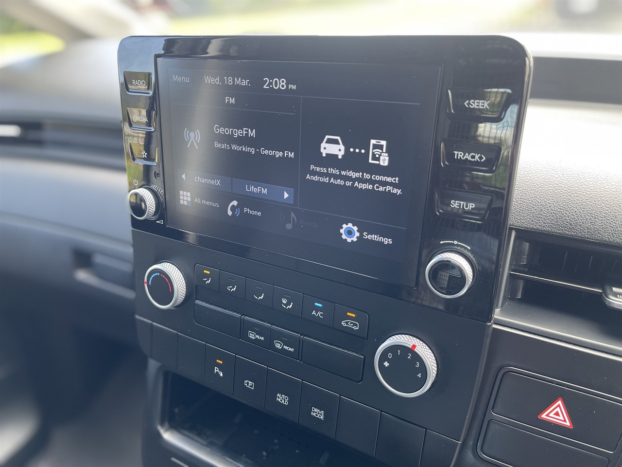 2023 Hyundai Staria Load