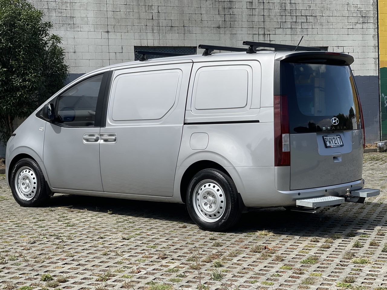 2023 Hyundai Staria Load