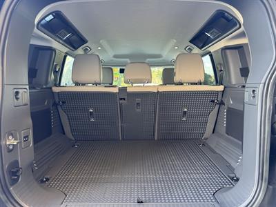 2023 Land Rover Defender - Thumbnail