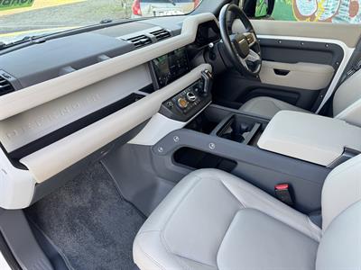 2023 Land Rover Defender - Thumbnail