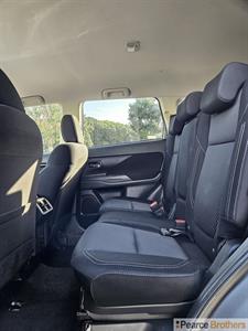 2020 Mitsubishi Outlander - Thumbnail