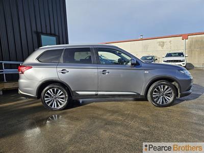 2020 Mitsubishi Outlander - Thumbnail