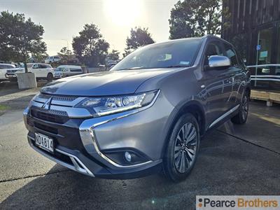 2020 Mitsubishi Outlander - Thumbnail