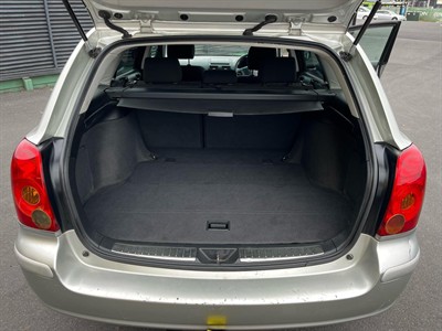 2004 Toyota AVENSIS - Thumbnail