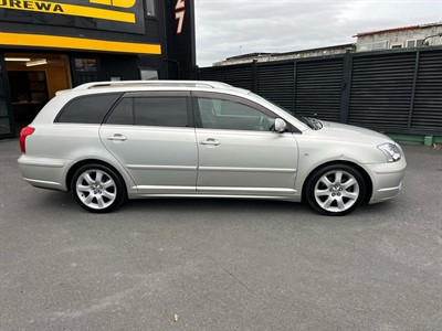 2004 Toyota AVENSIS - Thumbnail
