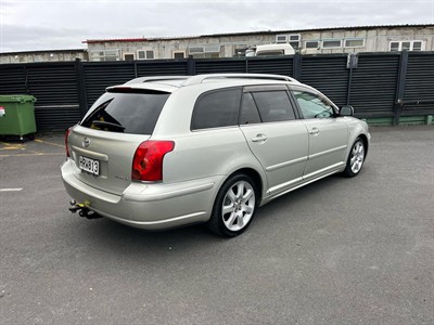 2004 Toyota AVENSIS - Thumbnail