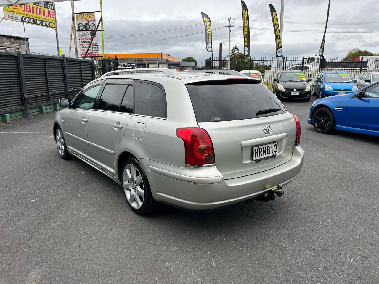2004 Toyota AVENSIS