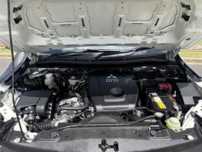 2020 Mitsubishi Triton - Thumbnail