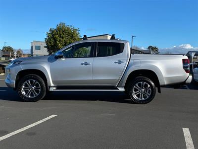 2022 Mitsubishi Triton - Thumbnail