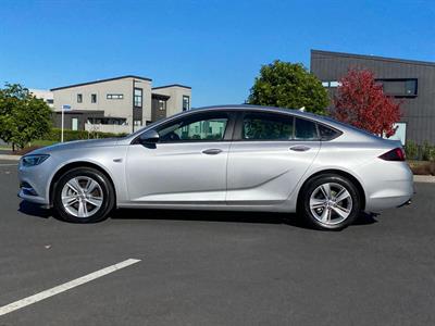 2020 Holden Commodore - Thumbnail