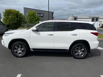 2017 Toyota Fortuner - Thumbnail